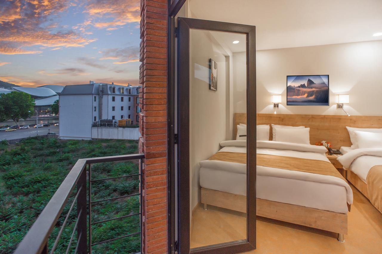 Bridge Boutique Hotel Tbilisi Exterior foto